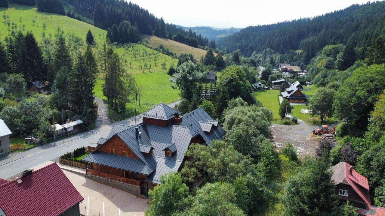Apartmany Jezerne Velke Karlovice Bagian luar foto