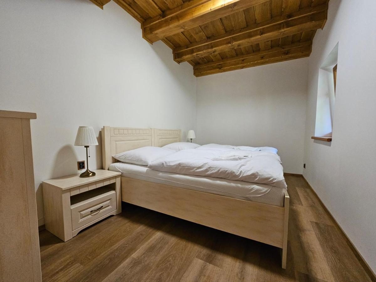 Apartmany Jezerne Velke Karlovice Bagian luar foto