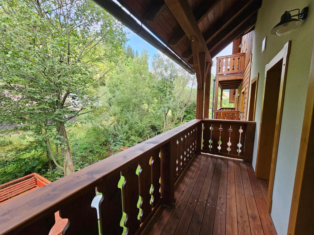Apartmany Jezerne Velke Karlovice Bagian luar foto