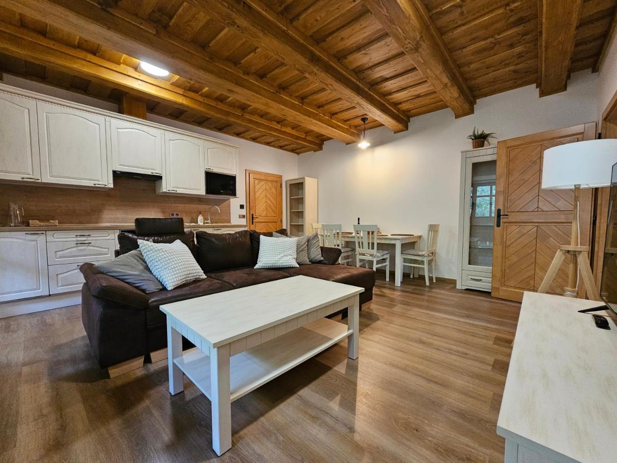 Apartmany Jezerne Velke Karlovice Bagian luar foto