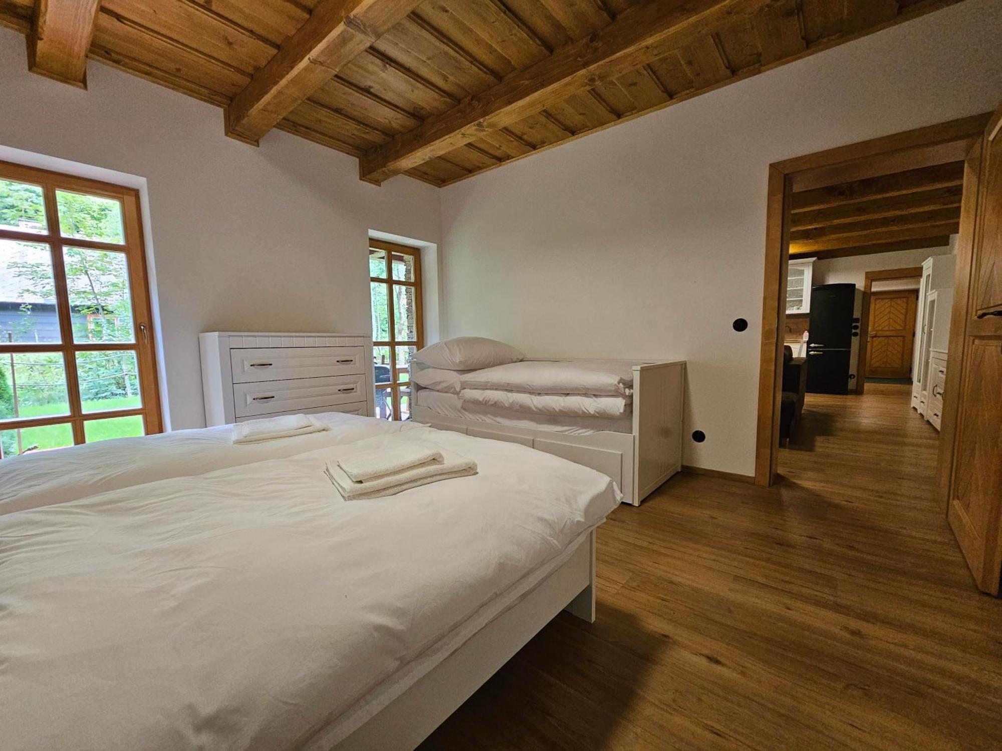Apartmany Jezerne Velke Karlovice Bagian luar foto