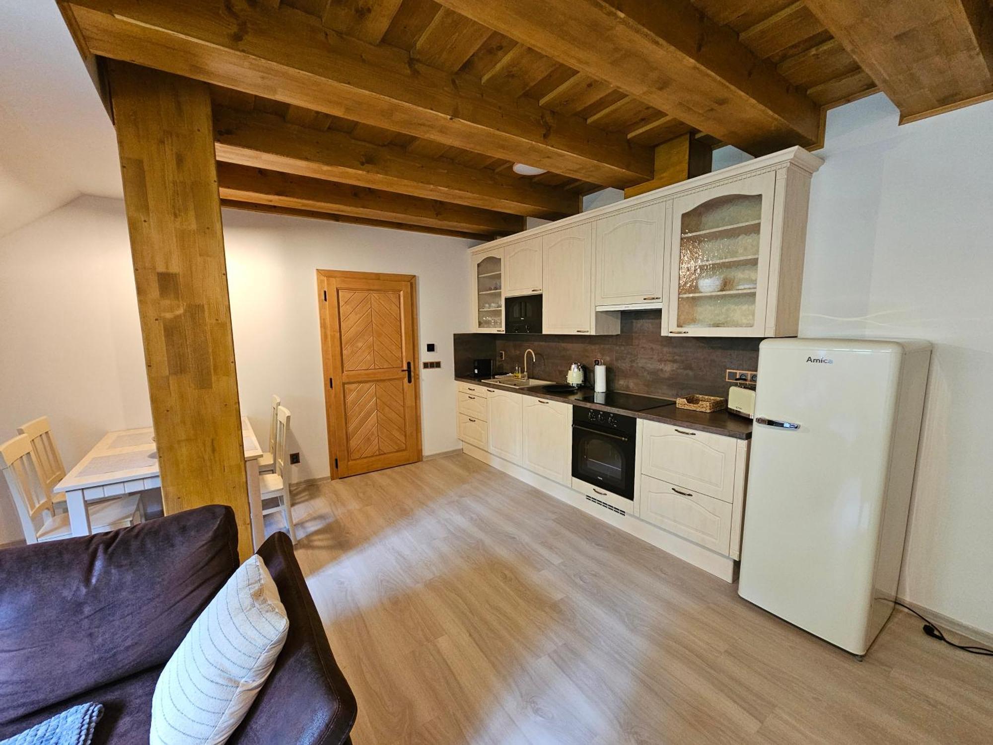Apartmany Jezerne Velke Karlovice Bagian luar foto