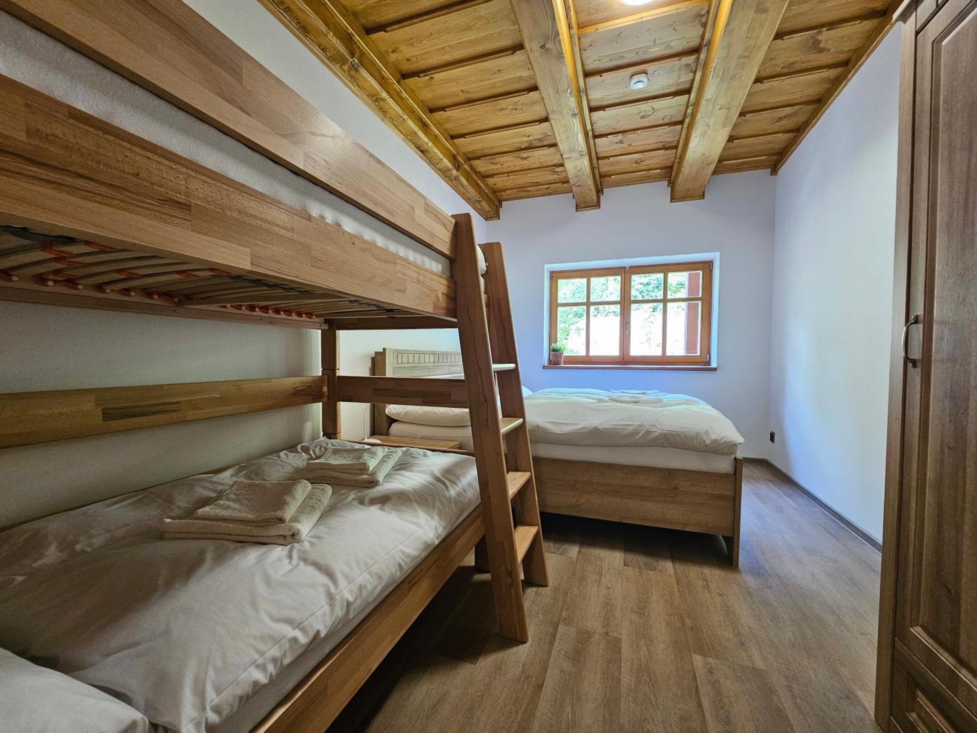 Apartmany Jezerne Velke Karlovice Bagian luar foto