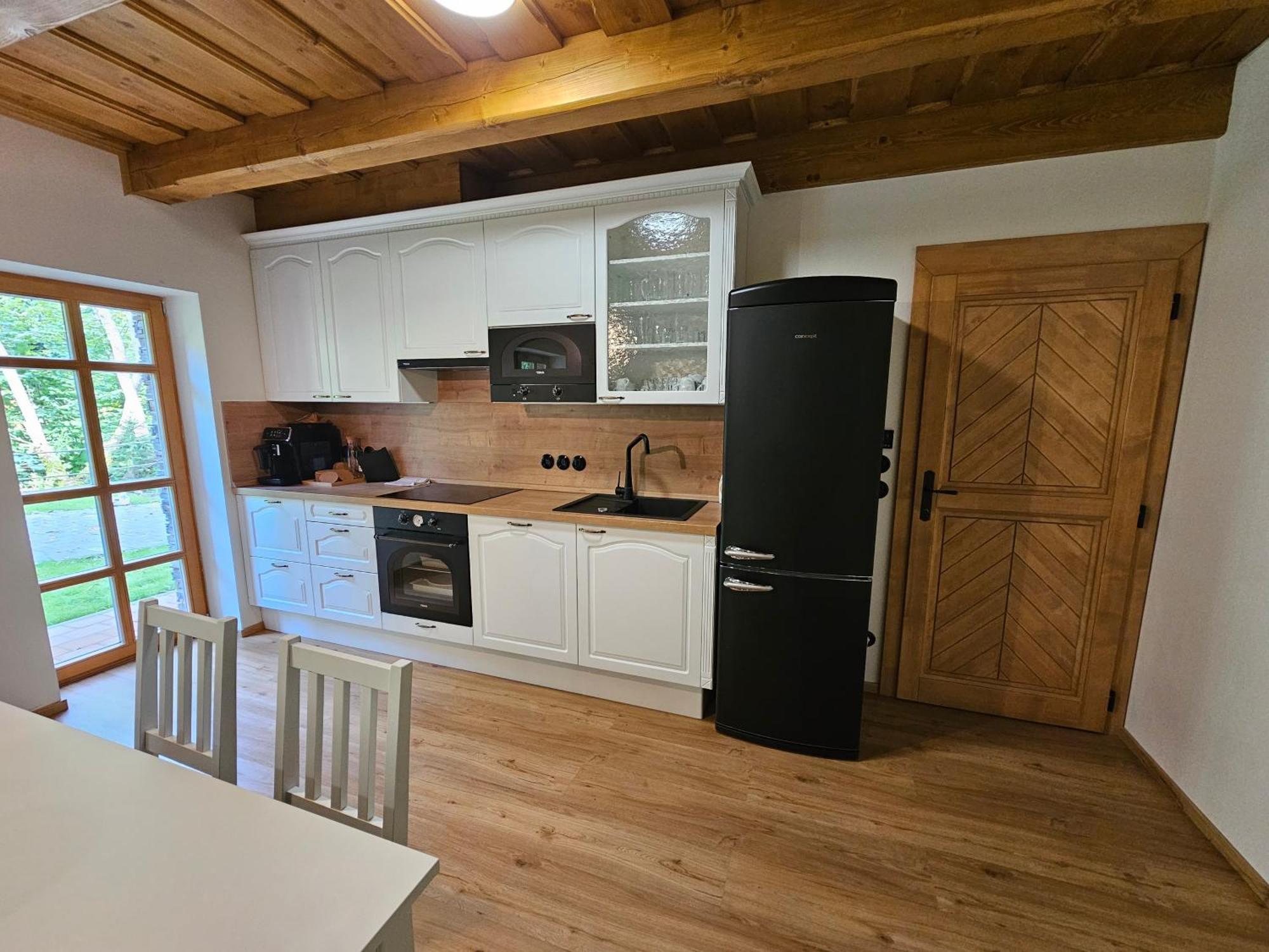 Apartmany Jezerne Velke Karlovice Ruang foto