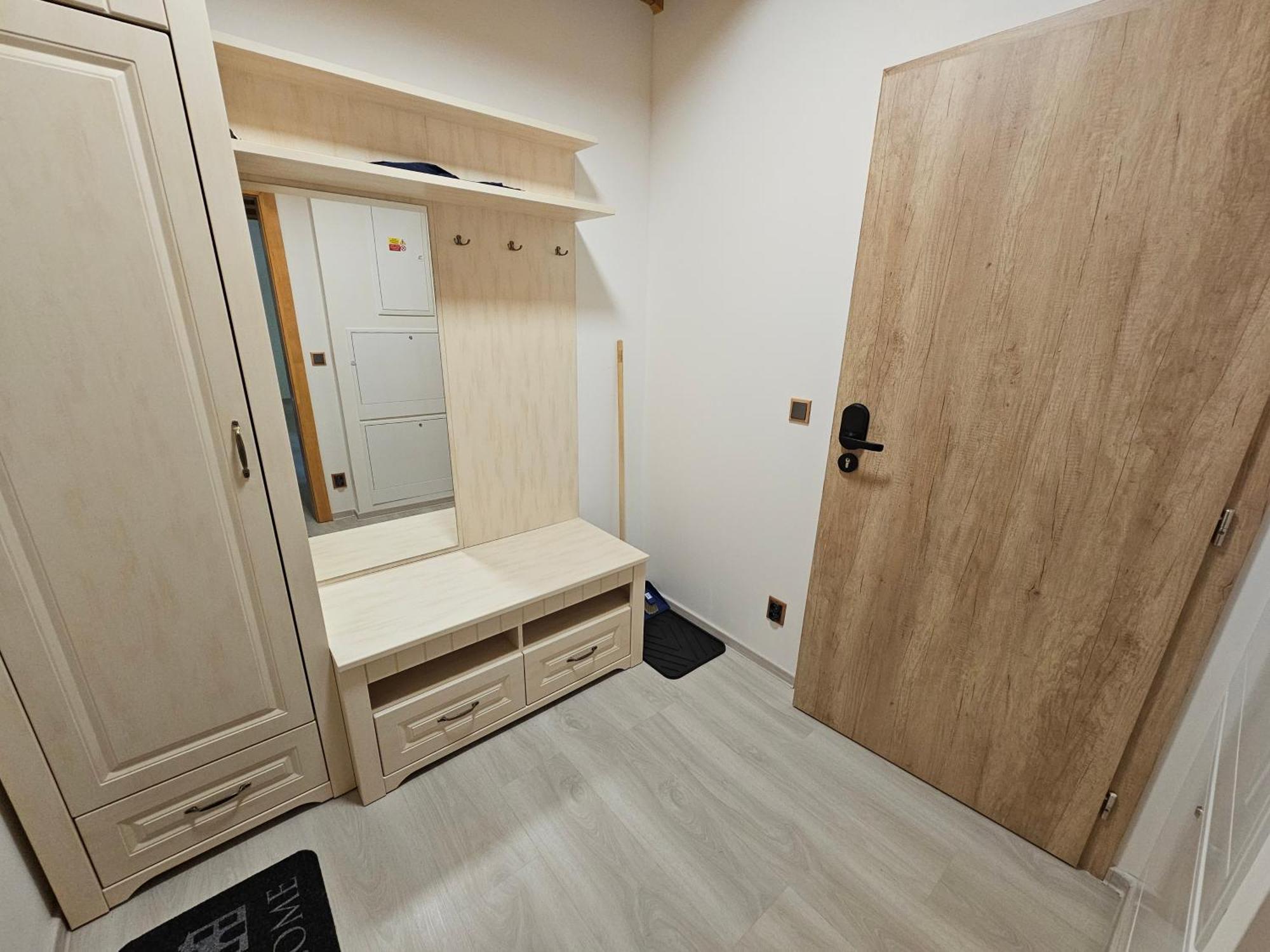 Apartmany Jezerne Velke Karlovice Ruang foto